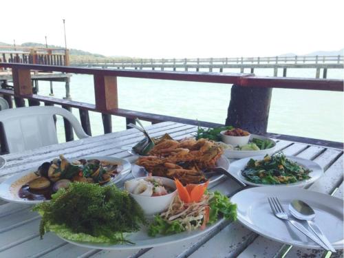 leam-hin-seafood-2